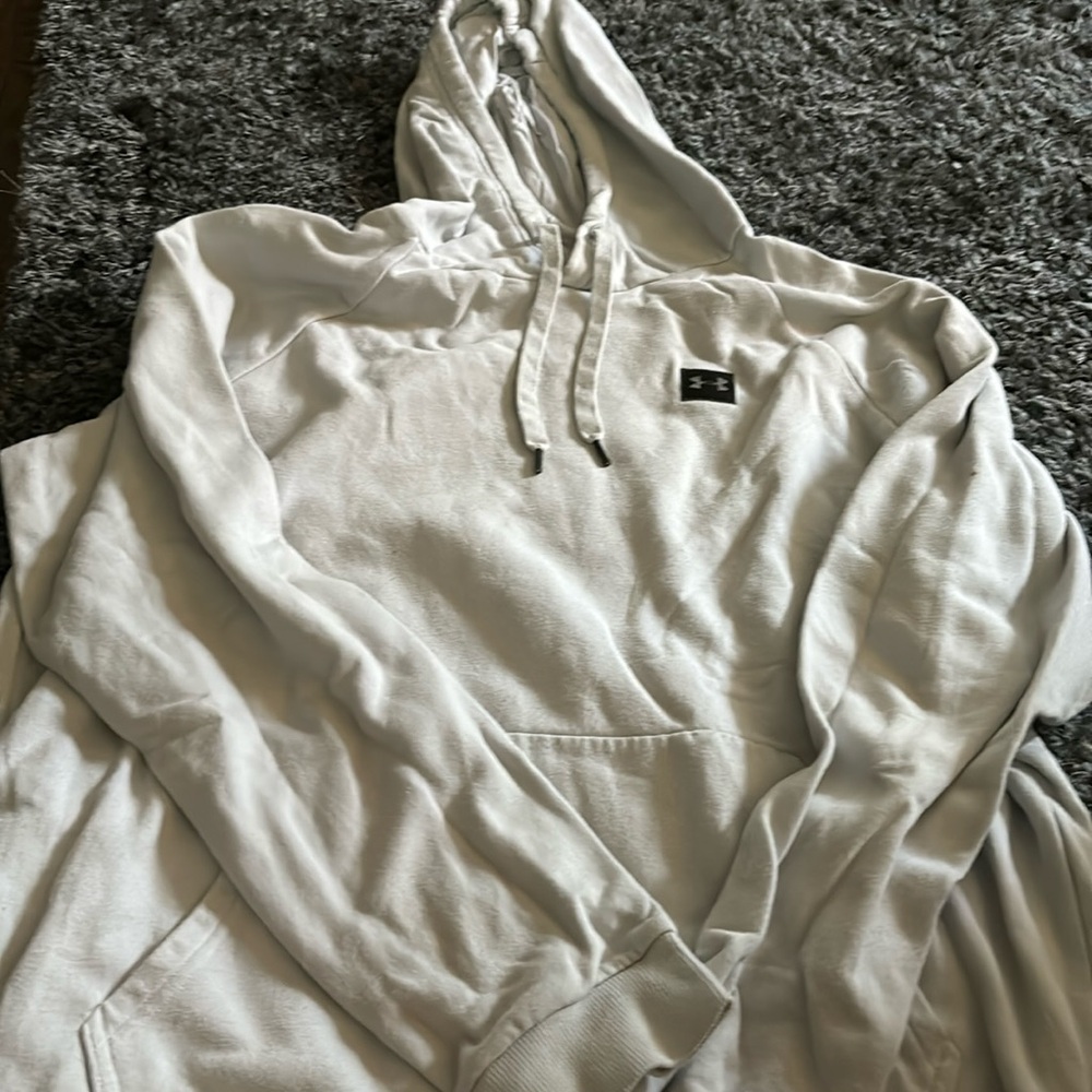 Under Armour Men’s size XL (but runs small) light gray hoodie